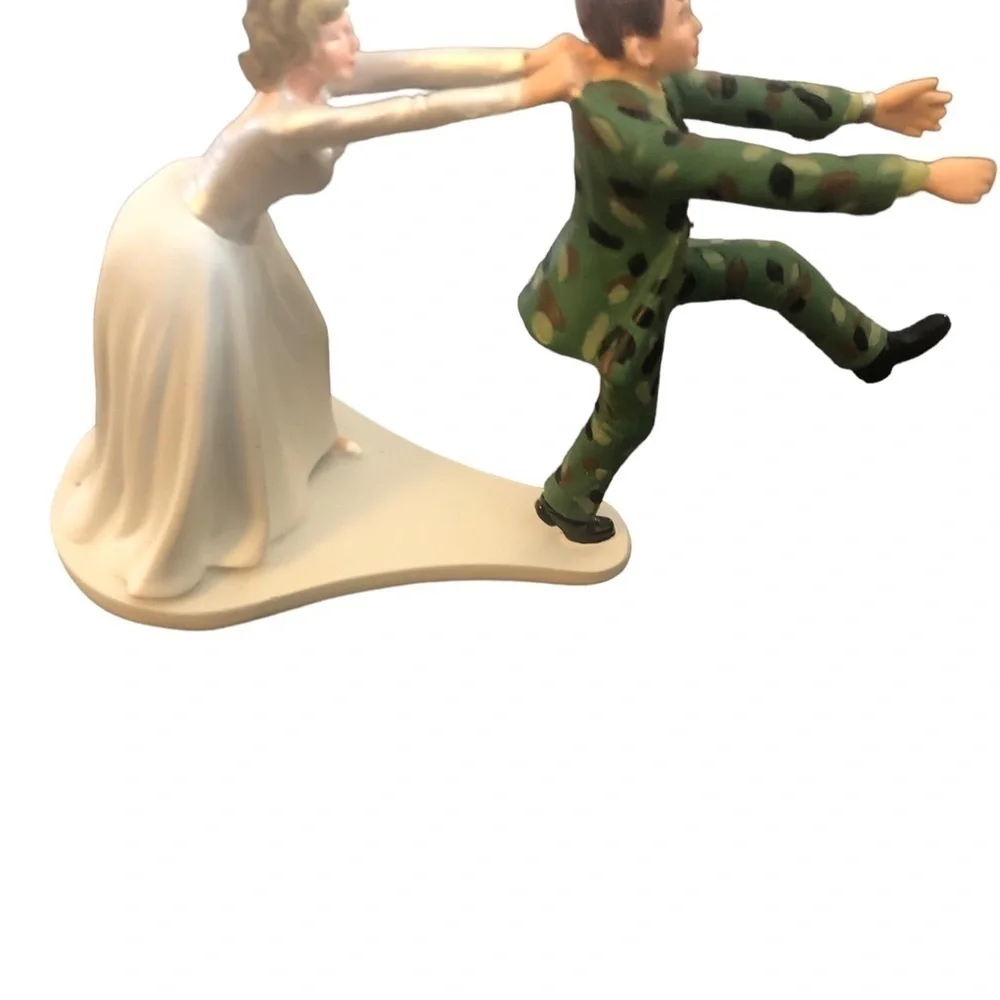 Wilton Wedding Cake Topper Camo Military Bride Groom Funny Novelty 4.5”HX5.5L